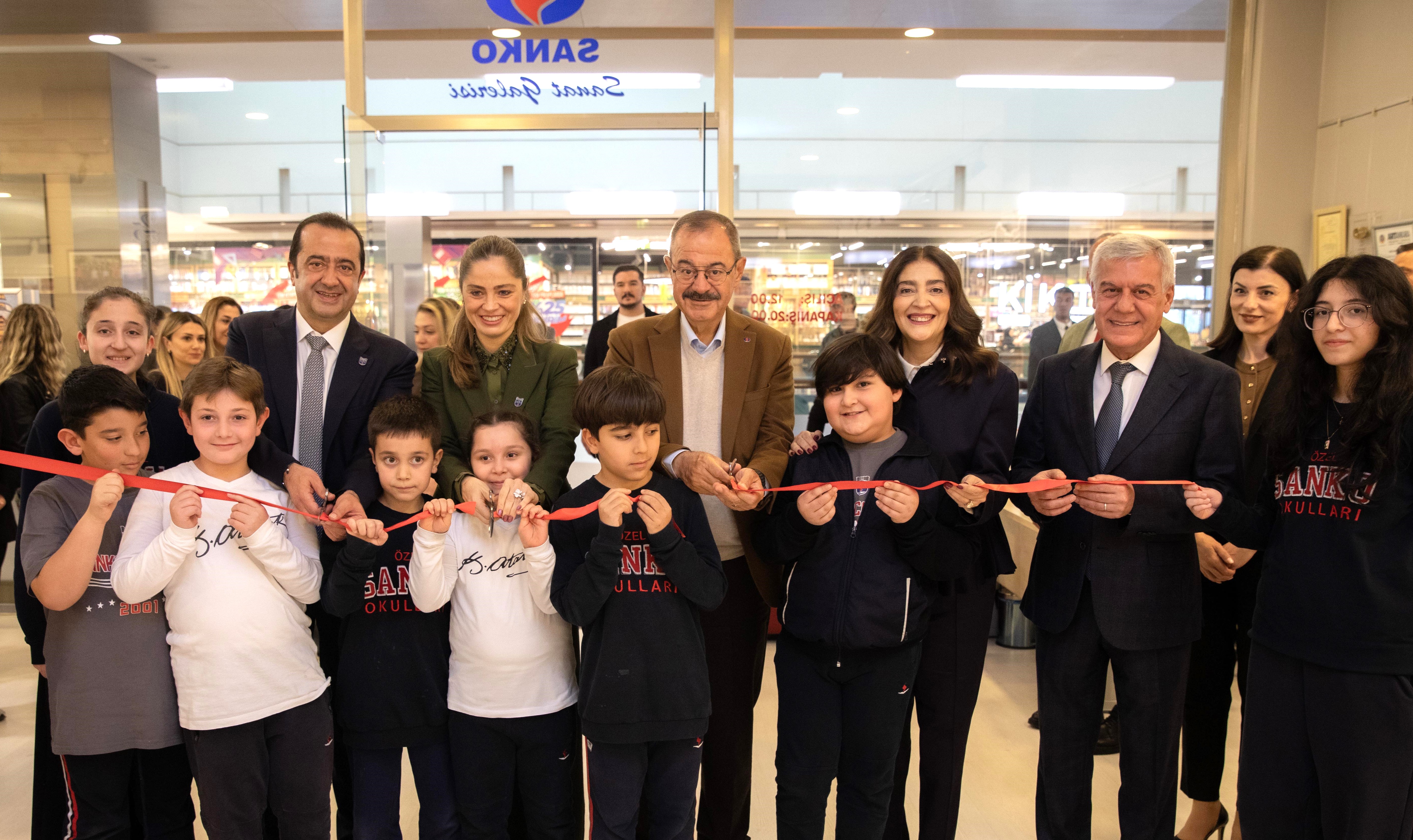 Sanko Okulları’nın 25 yıllık eğitim serüveni fotoğraflarla anlatıldı