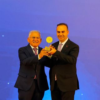Başkan Büyükkılıç, Türkiye'de ilk olan RES projesiyle ödül aldı