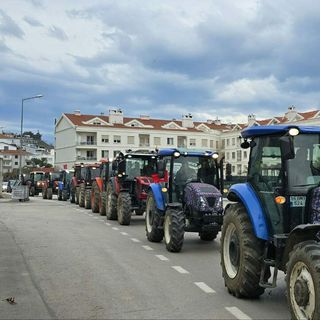 Bursa'da arazi satışına traktörlü protesto!