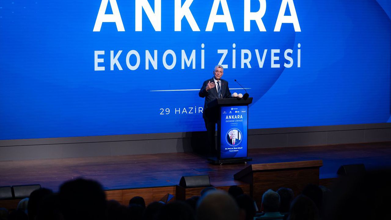 'Türkiye ekonomisi yapısal dönüşümle kabuk değiştiriyor'