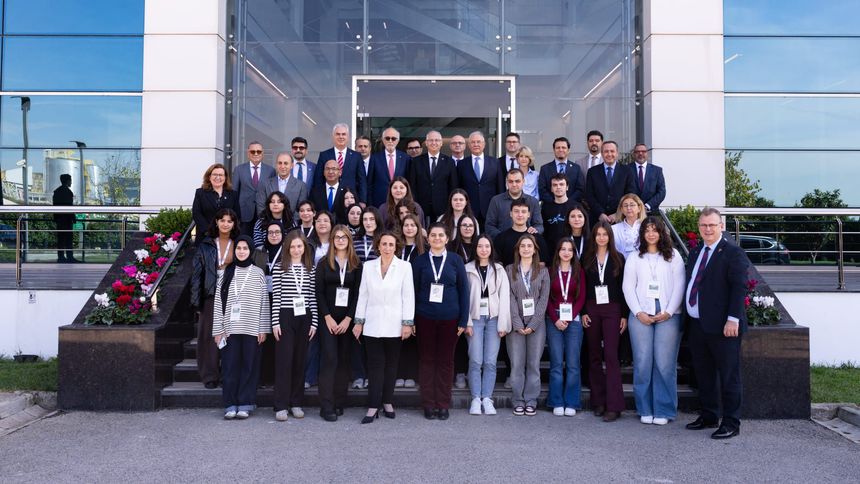 Santa Farma ve Kocaeli Üniversitesi sektöre özel ilk ihtisas programını açtı
