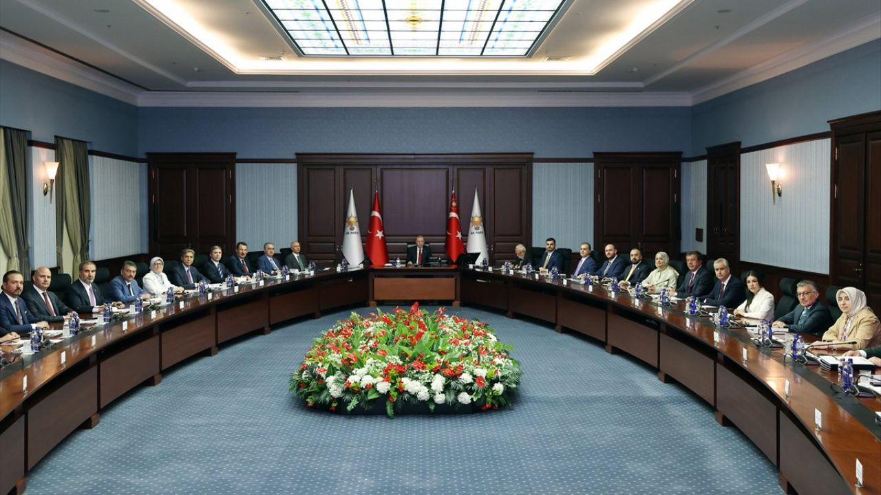 Erdoğan'dan kurmaylarına, 'Vakit kaybetmeden yasayı geçirin' talimatı
