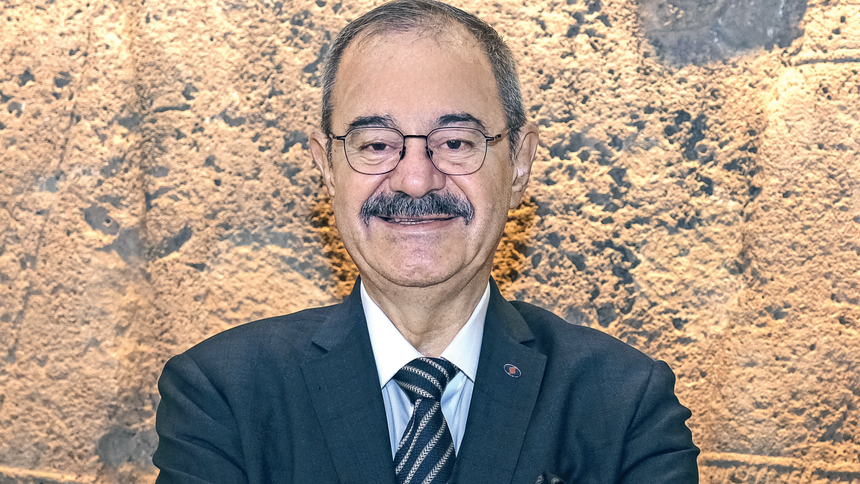 adil sani konukoğlu: geçmişine sahip çıkmayanın geleceği olmaz