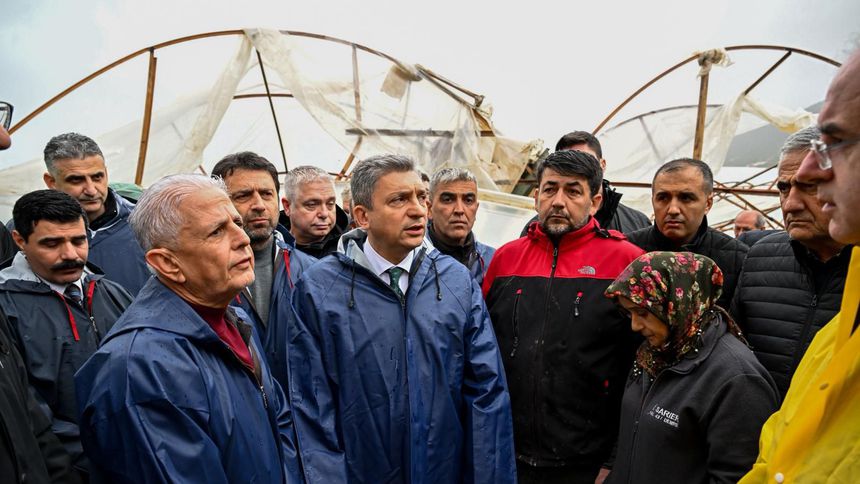 Seralarda hortum ve su baskını zararı en az 2,3 milyar lira