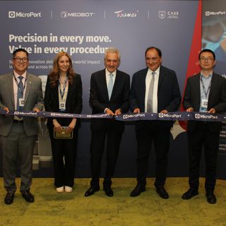 Hekimler Türkiye’de robotik cerrahi eğitimi alacak