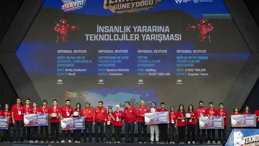 Teknofest 'İnsanlık Yararına Teknolojiler Yarışması’nda ödüller sahiplerini buldu