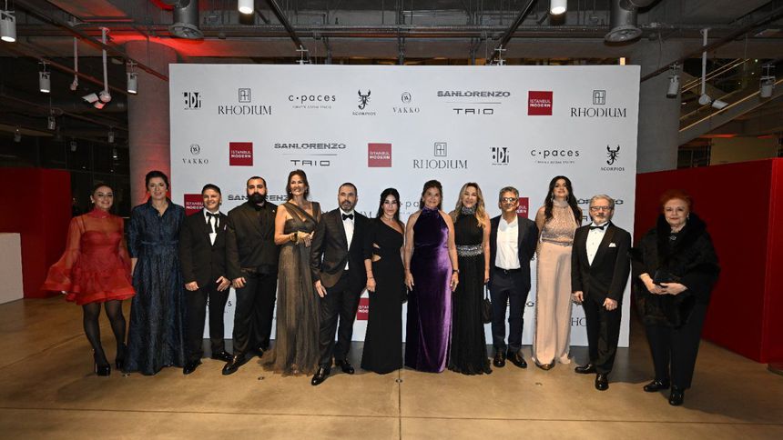 Gala Modern’de eğitim ve sanata 29.6 milyon TL toplandı, ‘destek’ rekoru 6 milyonda kaldı Gala Modern’de eğitim ve sanata 29.6 milyon TL toplandı, ‘destek’ rekoru 6 milyonda kaldı