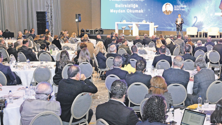 İş dünyası liderleri belirsizliğe karşı gelecek rotasını çizdi