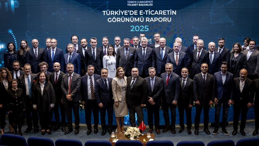 Bakan Bolat açıkladı: E-ticaret hacmi geçen yıl 4,6 trilyon liraya ulaştı