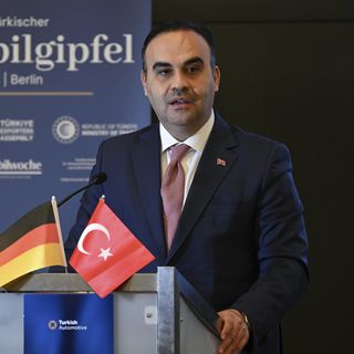 Bakan Kacır'dan Alman şirketlere yatırım çağrısı
