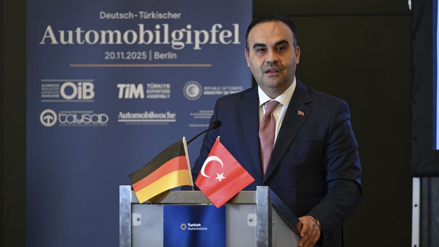 Bakan Kacır'dan Alman şirketlere yatırım çağrısı