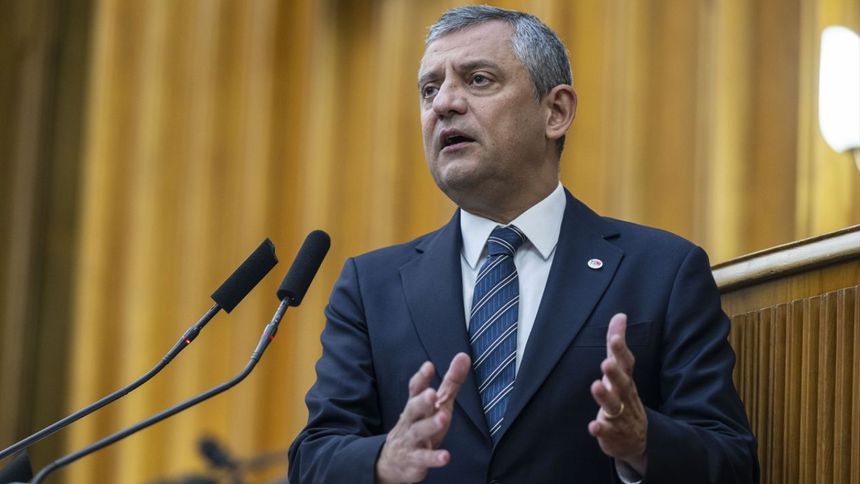 Özgür Özel, fon krizi ile ilgili yeni isimleri ve iddiaları gündeme taşıdı Özgür Özel, fon krizi ile ilgili yeni isimleri ve iddiaları gündeme taşıdı