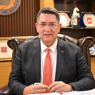 Zincir marketlerin pazar günleri tatil olmasına esnaftan destek