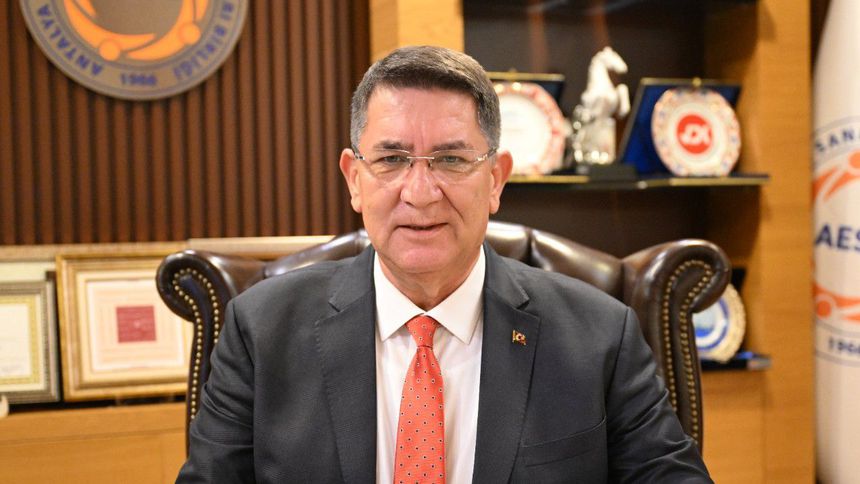 Zincir marketlerin pazar günleri tatil olmasına esnaftan destek