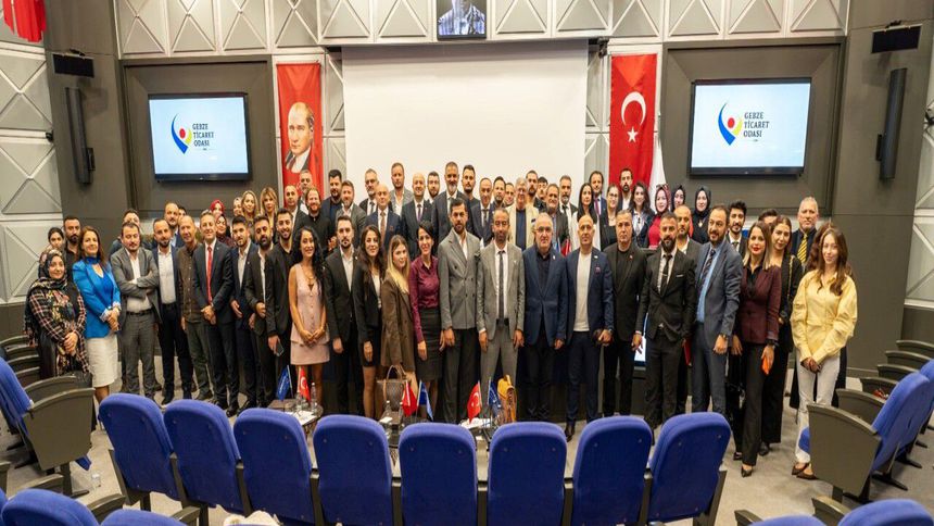 ASRİAD Kocaeli 'Paranın Yönetimi' seminerinde iş dünyasını buluşturdu