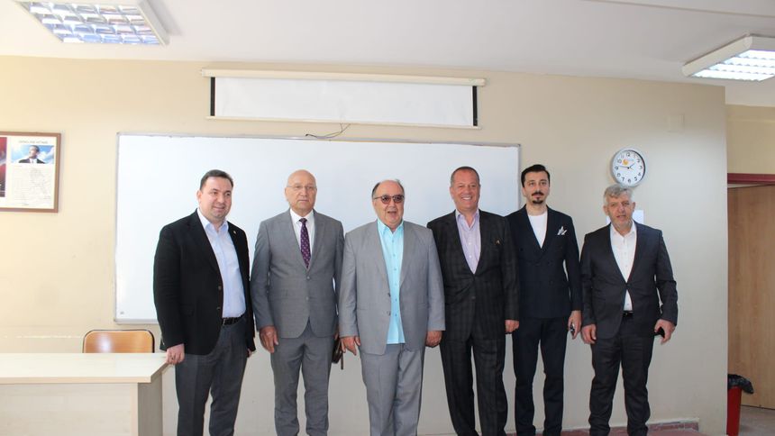 Kocaeli Üniversitesi Hereke Ömer İsmet Uzunyol MYO’da Dış Ticarette Yeni Eğitim Modeli konuşuldu