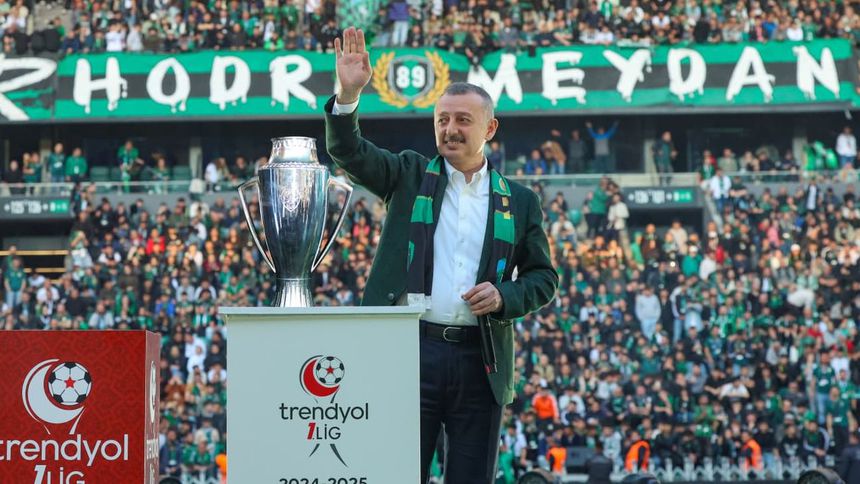 Büyükakın, Kocaelispor’un 3 puanını kutladı