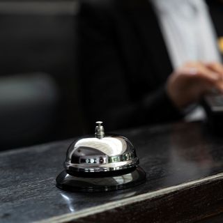 Hizmet üretimi aylık yüzde 0,3 azaldı