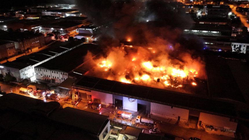 Bursa'da kimyasal kaplama fabrikasında yangın