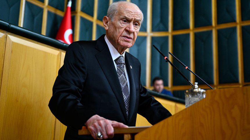 Bahçeli: PKK'nın kurucu önderliği SDG/YPG'ye direkt çağrıda bulunmalı