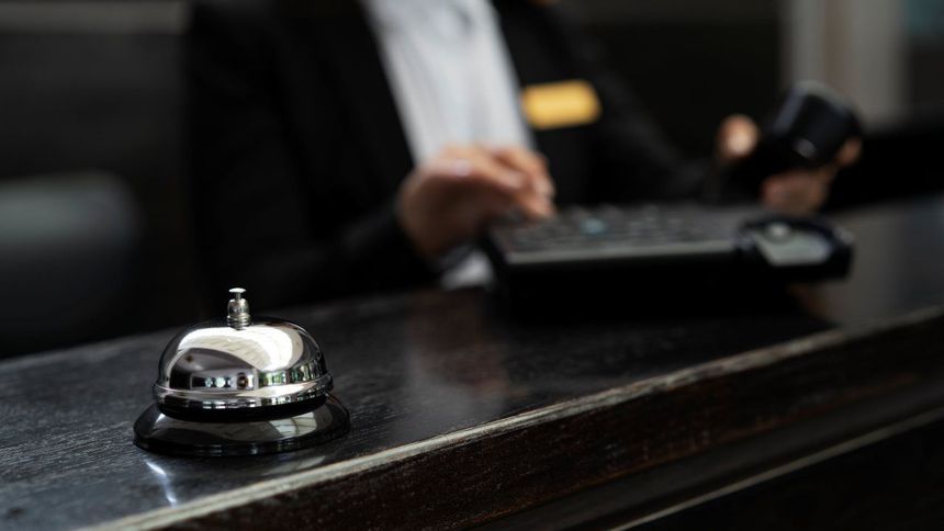 Hizmet üretimi aylık yüzde 0,3 azaldı