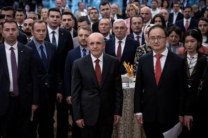 Bakan Şimşek: Türkiye ile Çin arasında daha yakın bir iş birliğini gerekiyor