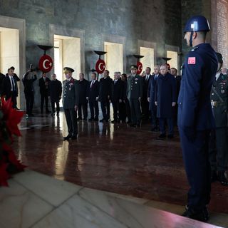 Atatürk için Anıtkabir'de devlet töreni