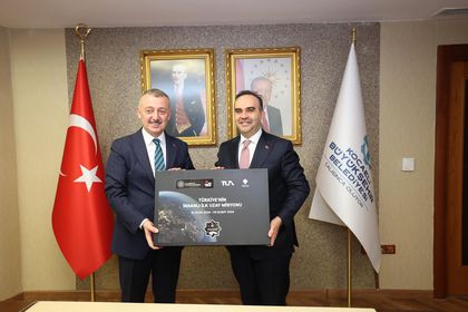 Bakan Kacır Kocaeli Büyükşehir Belediyesi’ni ziyaret etti