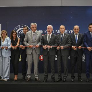 'Üç ayakkabıdan biri ithal, Trump modeline ihtiyaç var'