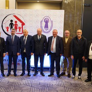 Zincir marketlerin pazar günü kapanması için anlaşmaya varıldı