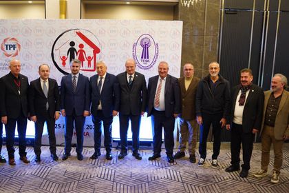 Zincir marketlerin pazar günü kapanması için anlaşmaya varıldı