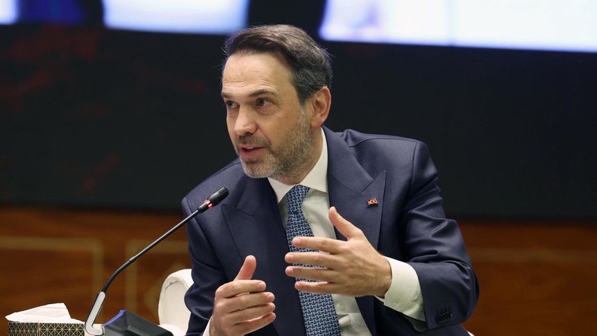 Bakan Bayraktar: Elektriği olması gereken maliyetlerin çok altında sunuyoruz