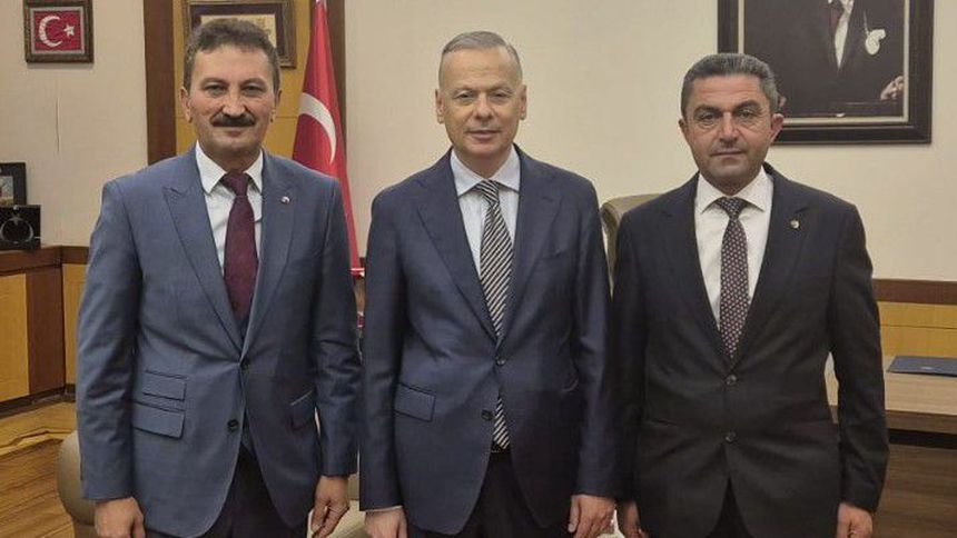 Soğuk hava depolarında bekleyen 100 bin ton elma ne olacak?