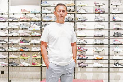 'Bir ayakkabı kendimize, bir devlete alıyoruz'