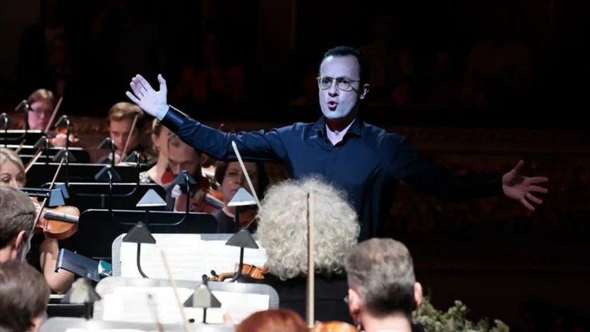 Can Deliorman, Bolşoy Tiyatrosu’nda konser yöneten ilk Türk şef