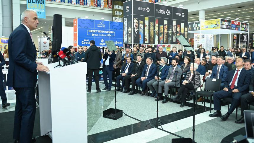 Bakan Ersoy: Bin 300 halk kütüphanesiyle 800 bin metrekareye ulaşarak rekor kırdık