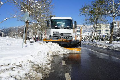 Kahramanmaraş’ta karla mücadele sürüyor