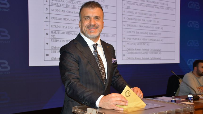 Celal Kadooğlu, güven tazeledi!