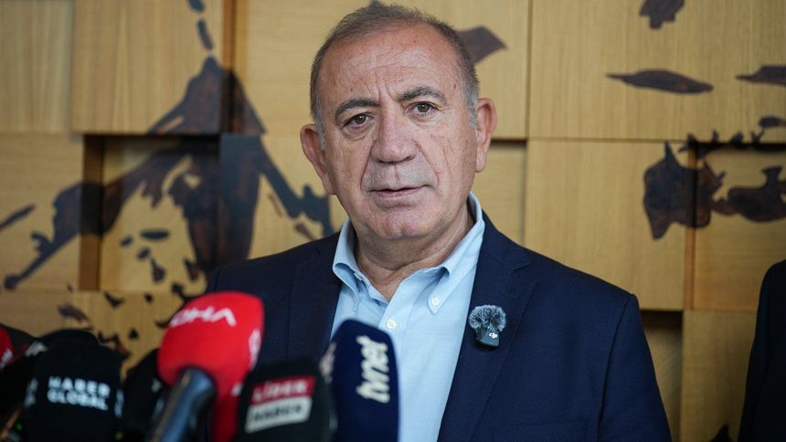 Gürsel Tekin ve Barış Yarkadaş CHP'den ihraç edildi
