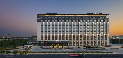 Hilton’un Türkiye’deki 100. oteli İstanbul Havalimanı’nda açıldı