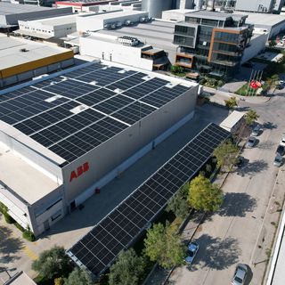 ABB, İzmir tesisinde 1 milyon kWh yenilenebilir enerji üretti