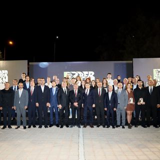Ezber Bozan tasarımlar yaptılar ödülleri kazandılar