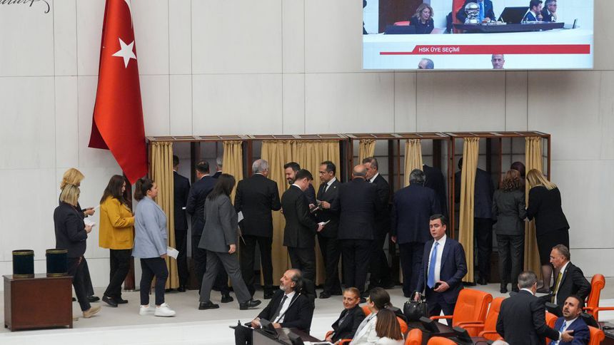 HSK'nin 5 yeni üyesi seçildi