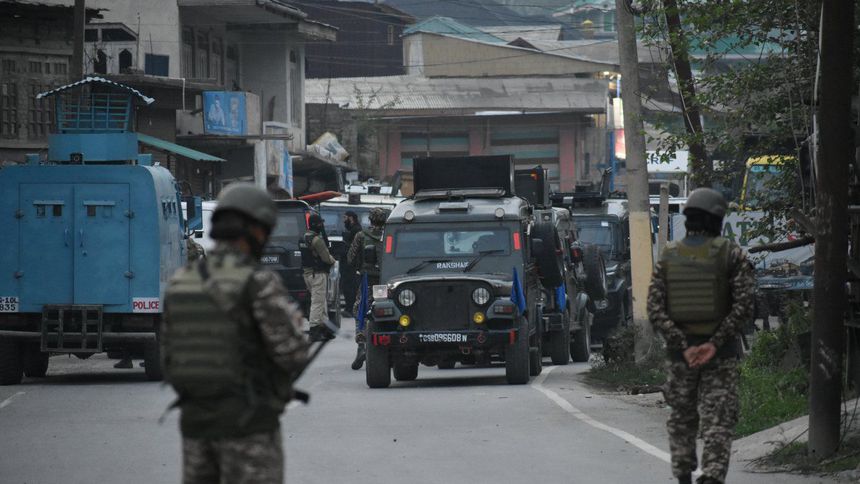 Hindistan'dan Pakistan'a füze saldırıları