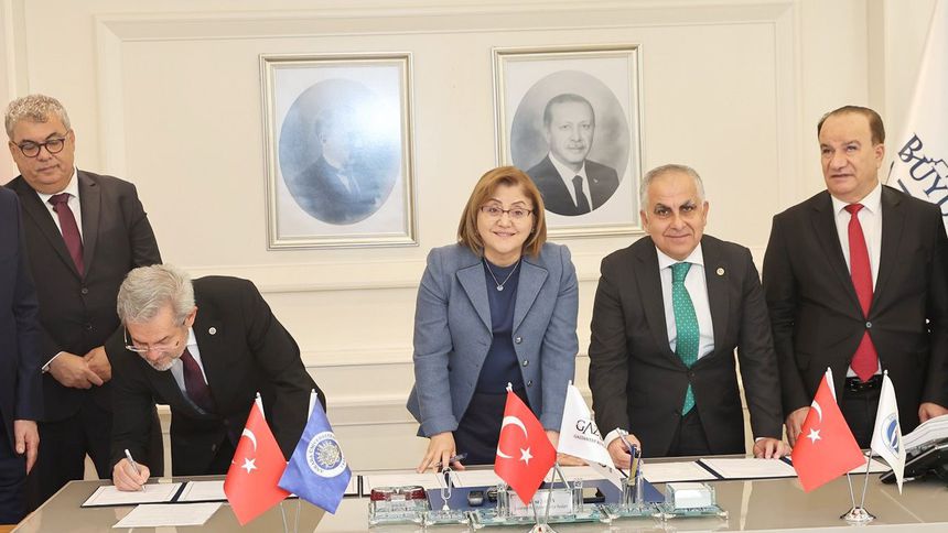 Gaziantep’te 'Az Görme Rehabilitasyon Merkezi' için imzalar atıldı