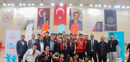 Nuh Mehmet Küçükçalık Anadolu Lisesi şampiyon oldu