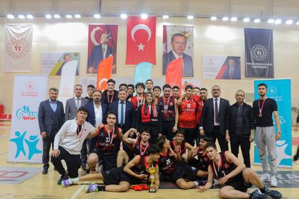 Nuh Mehmet Küçükçalık Anadolu Lisesi şampiyon oldu