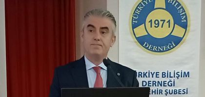 'Sağlıkta dijital ikiz ve yapay zekâ dönüşümü artık zorunluluk'