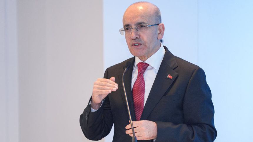 Mehmet Şimşek: Petrol 65 doların altında kalırsa enflasyon 1 ile 1,6 puan aşağıda olur