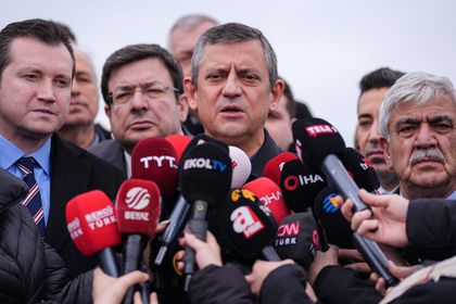 Özgür Özel, Ekrem İmamoğlu'nu cezaevinde ziyaret etti